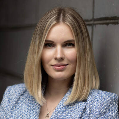 Professional Headshot of Elena Axionov