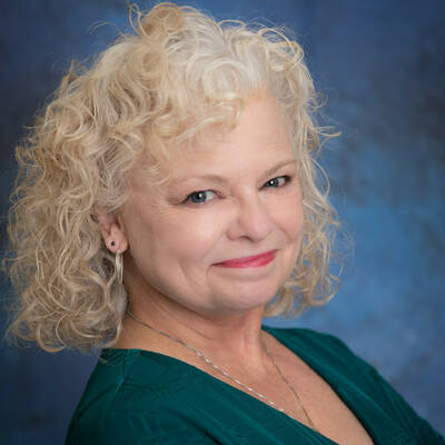 Professional Headshot of Lisa Rogalsky-Myer